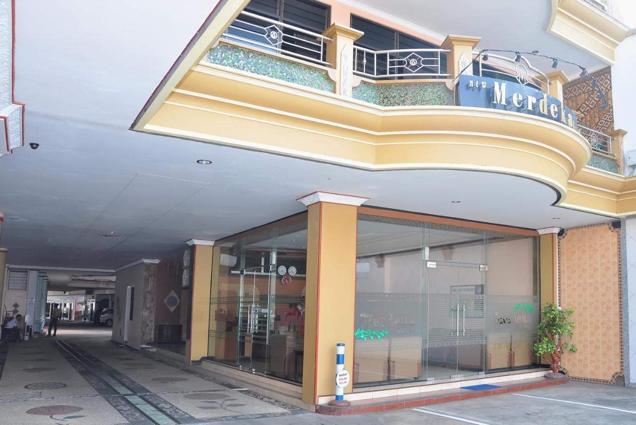 New Merdeka Hotel Jembel Extérieur photo