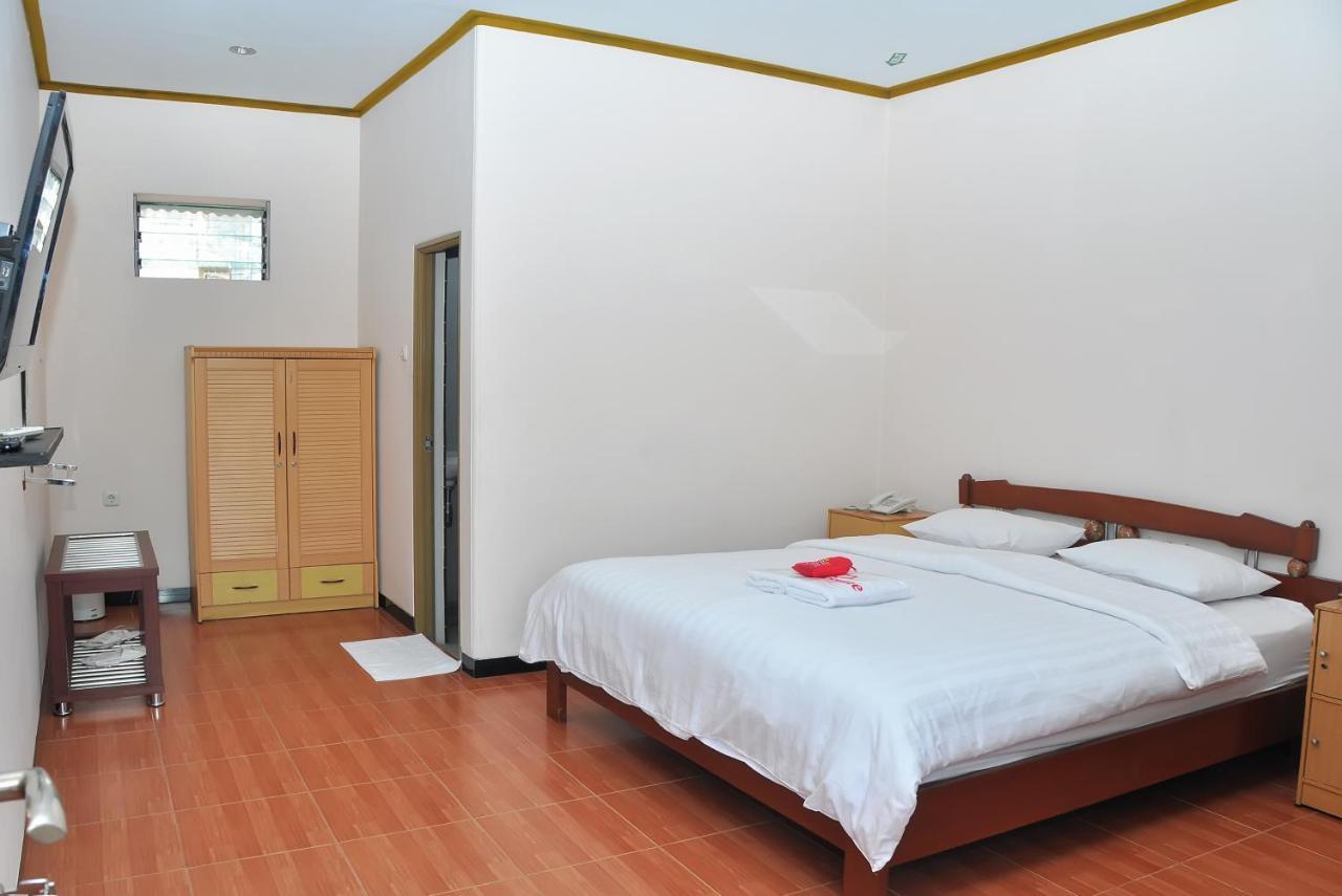 New Merdeka Hotel Jembel Extérieur photo