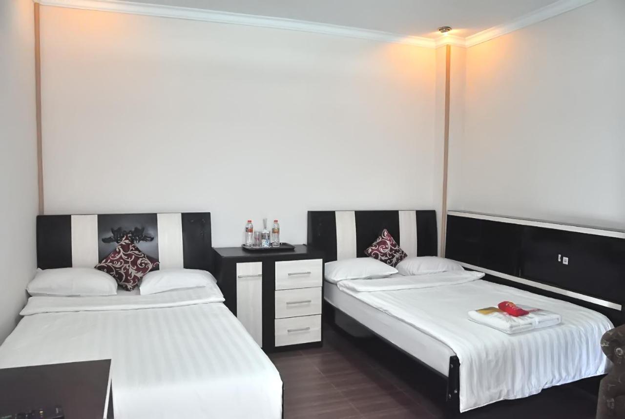 New Merdeka Hotel Jembel Extérieur photo