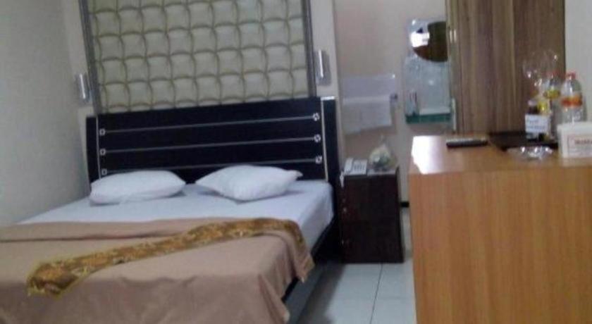 New Merdeka Hotel Jembel Extérieur photo