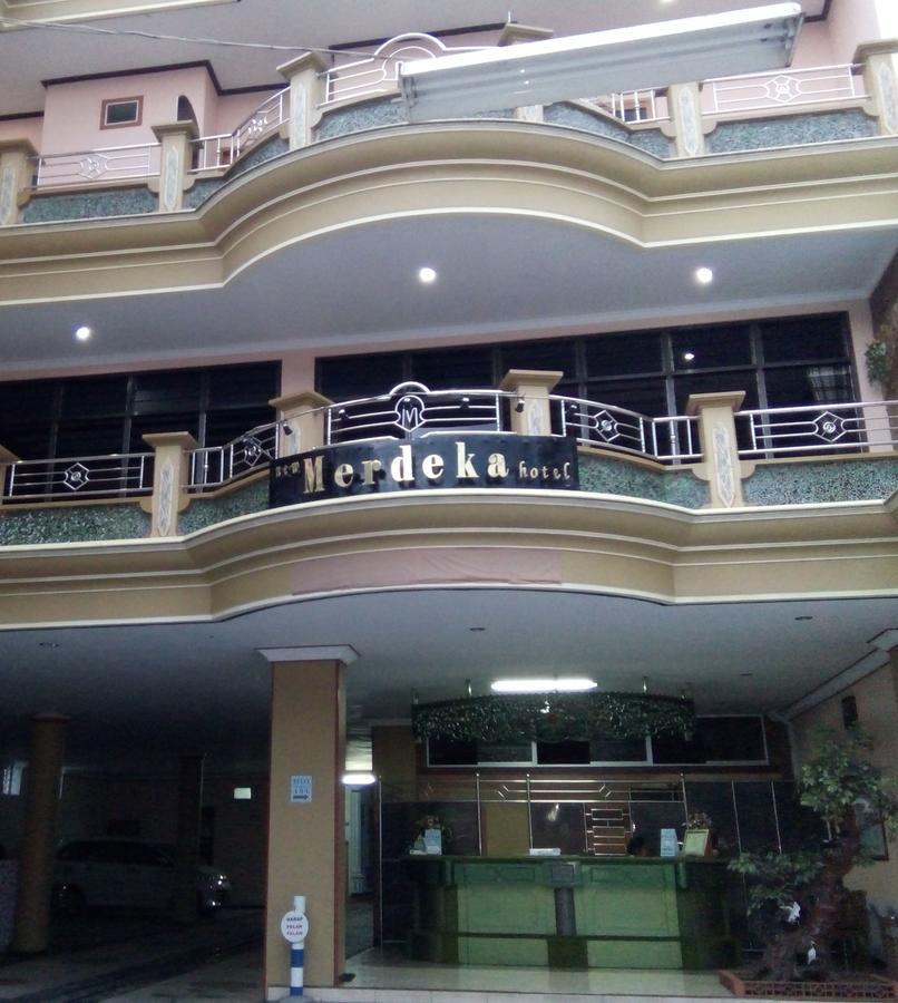 New Merdeka Hotel Jembel Extérieur photo