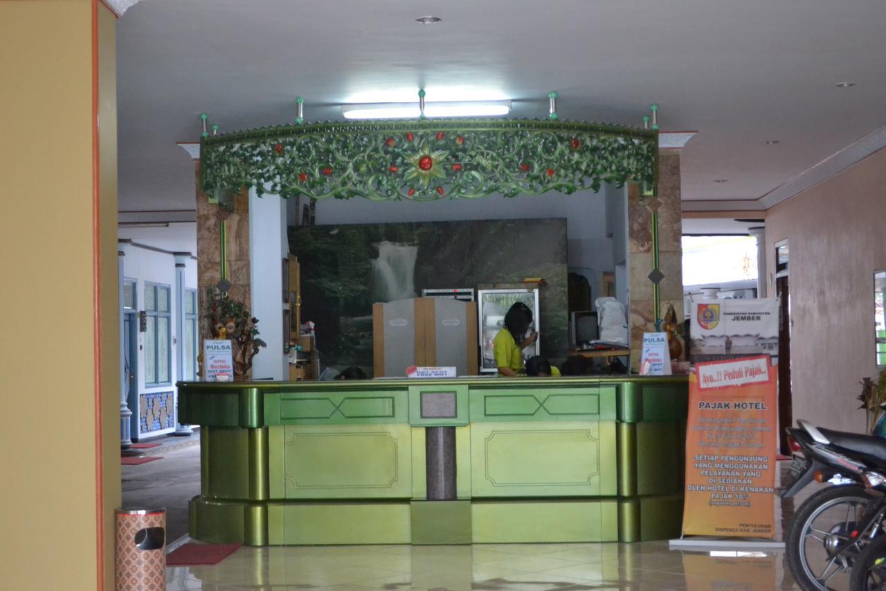 New Merdeka Hotel Jembel Extérieur photo