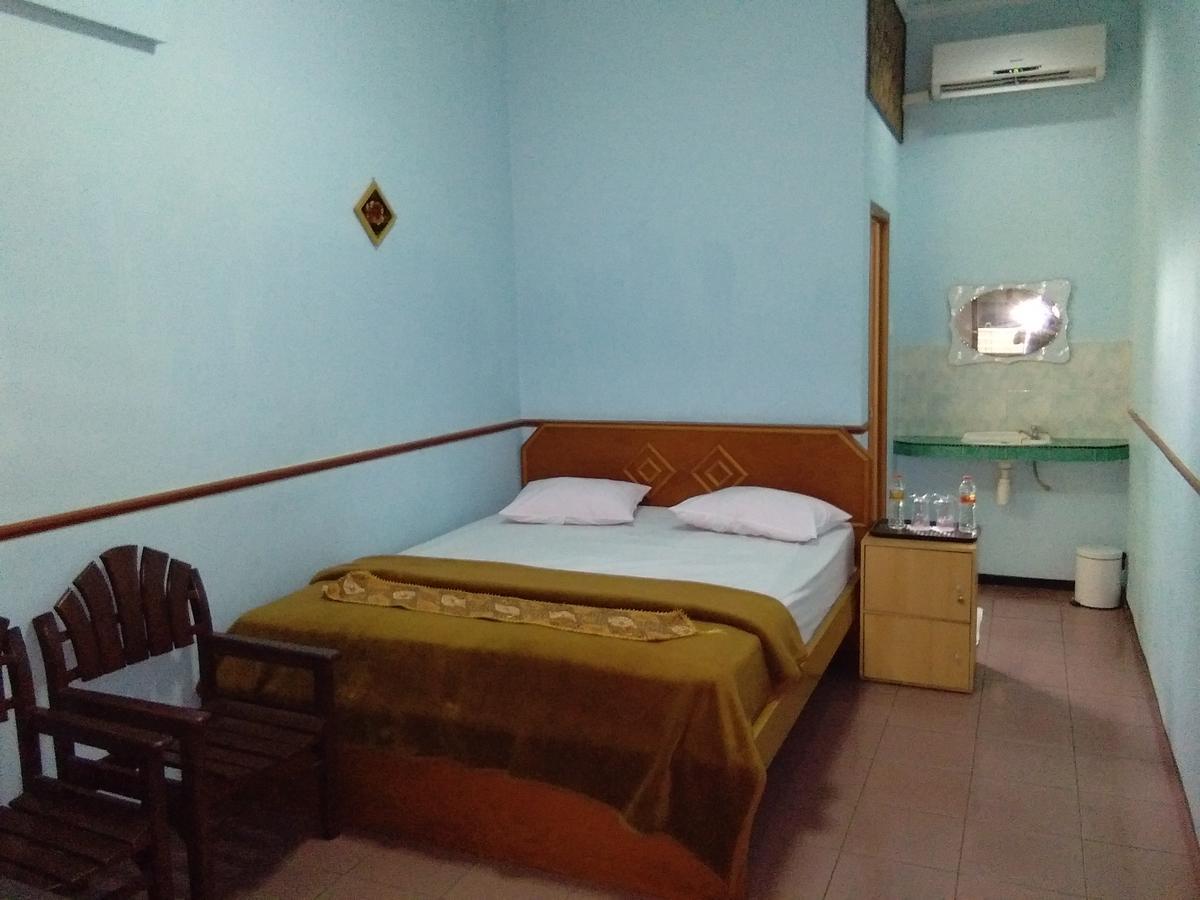 New Merdeka Hotel Jembel Extérieur photo