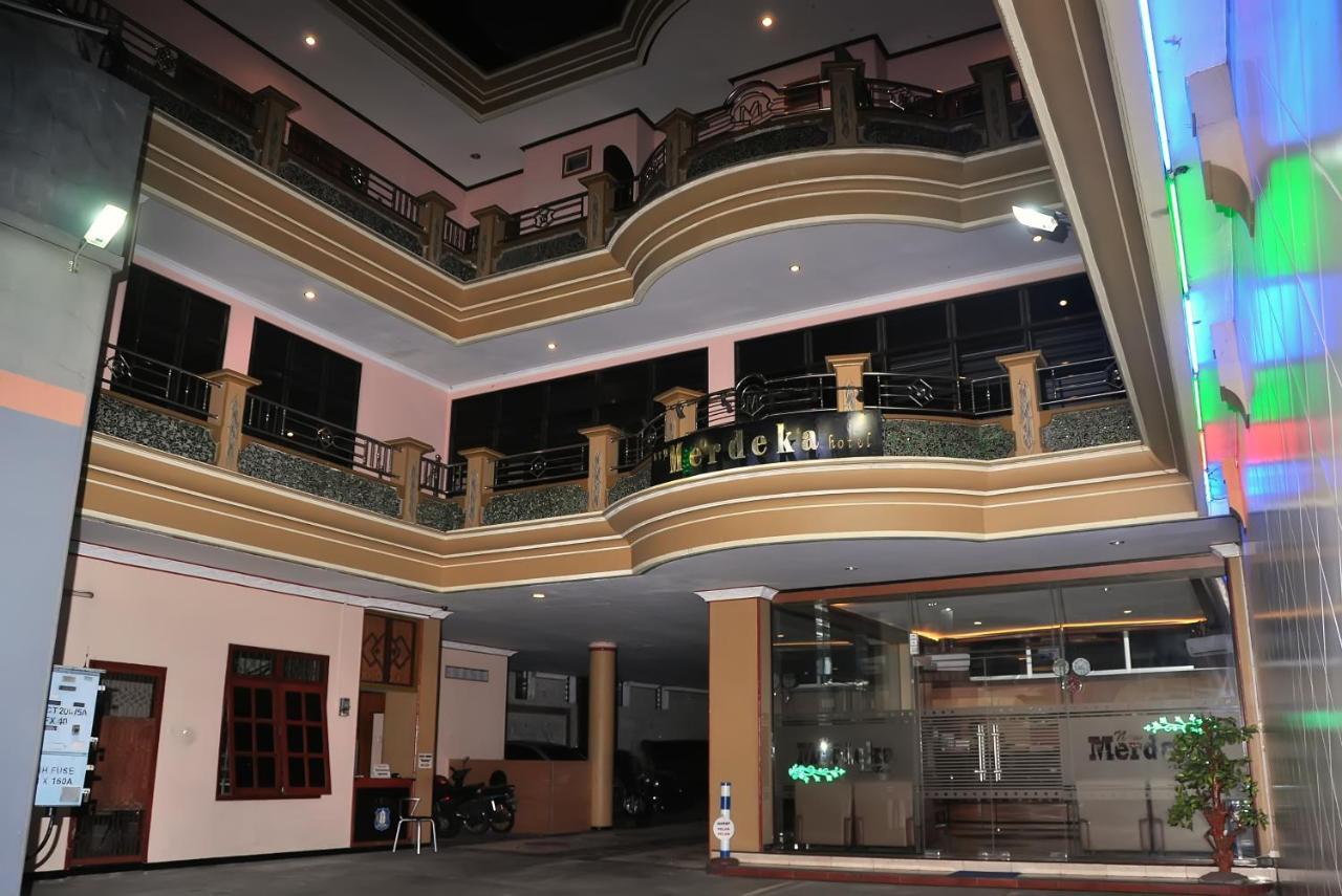 New Merdeka Hotel Jembel Extérieur photo