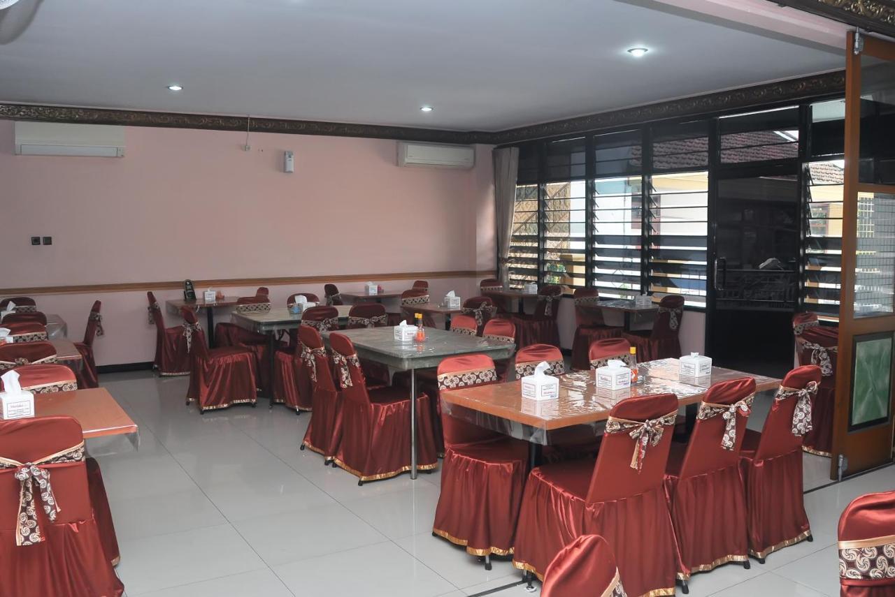 New Merdeka Hotel Jembel Extérieur photo