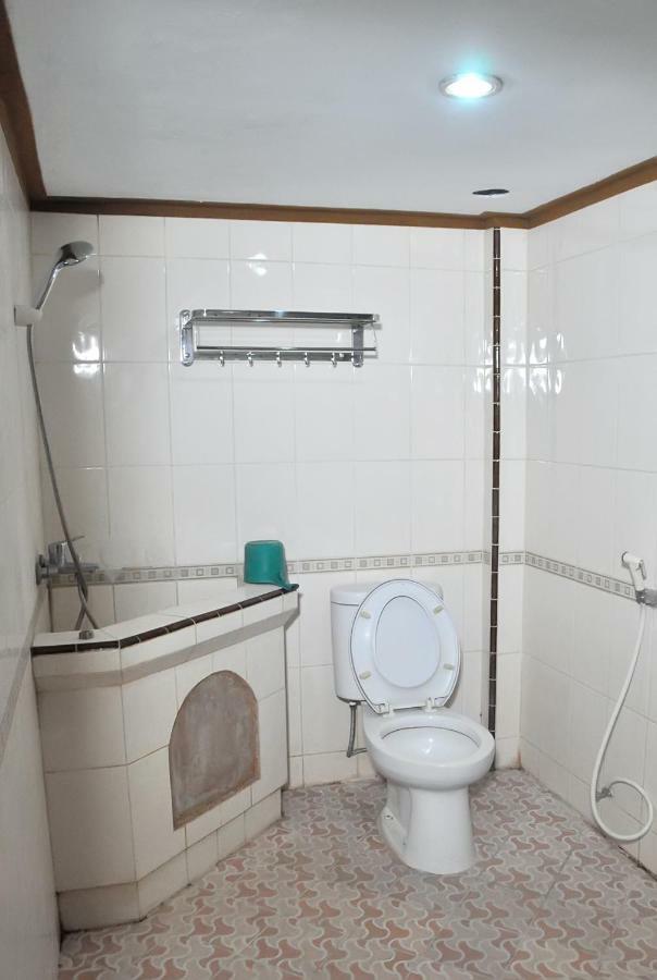 New Merdeka Hotel Jembel Extérieur photo